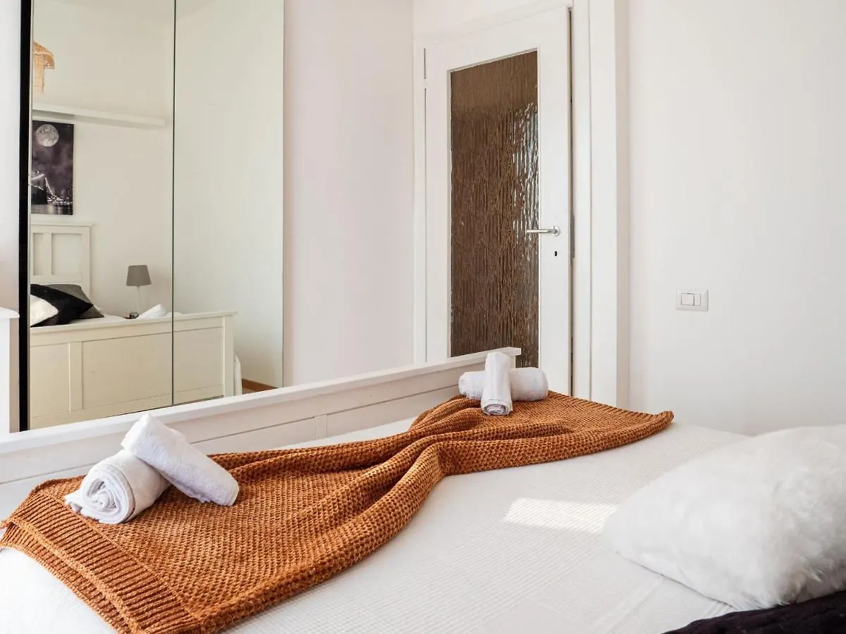 The Best Rent - Modern One Room Apartment Near Udine Milan