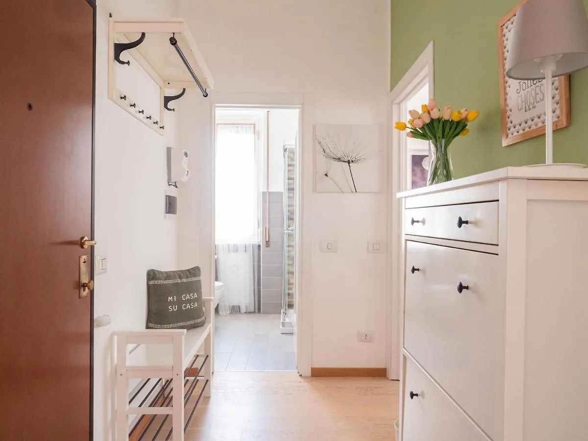 The Best Rent - Modern One Room Apartment Near Udine Milan 0*,