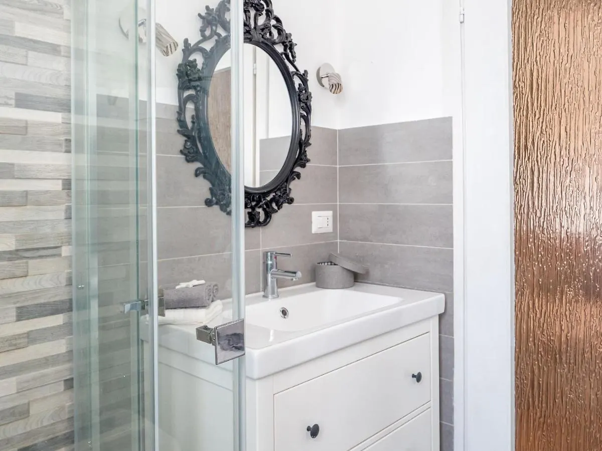 The Best Rent - Modern One Room Apartment Near Udine Milan