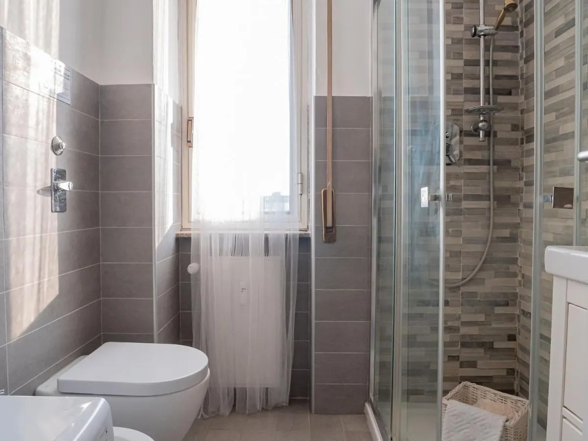 The Best Rent - Modern One Room Apartment Near Udine Milan 0*,